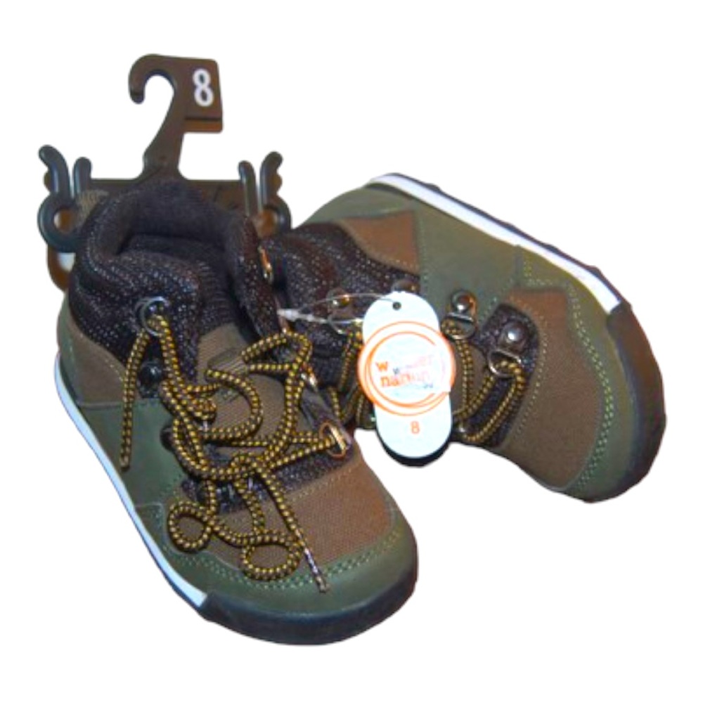 Super cute little boots NWT olive green with brown
